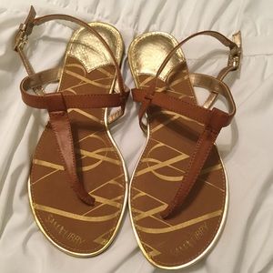 NEVER WORN // TAN THONG SANDALS WITH GOLD ACCENTS